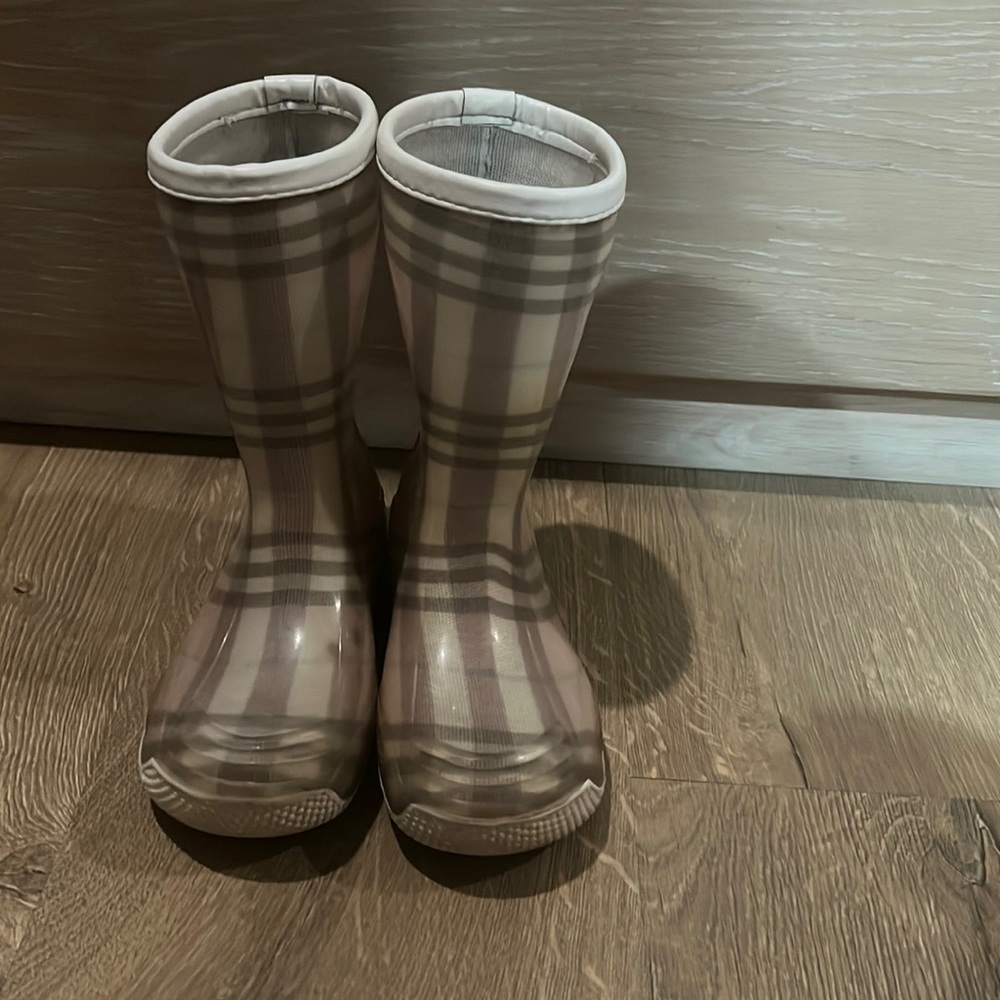 Burberry rain boots size 11